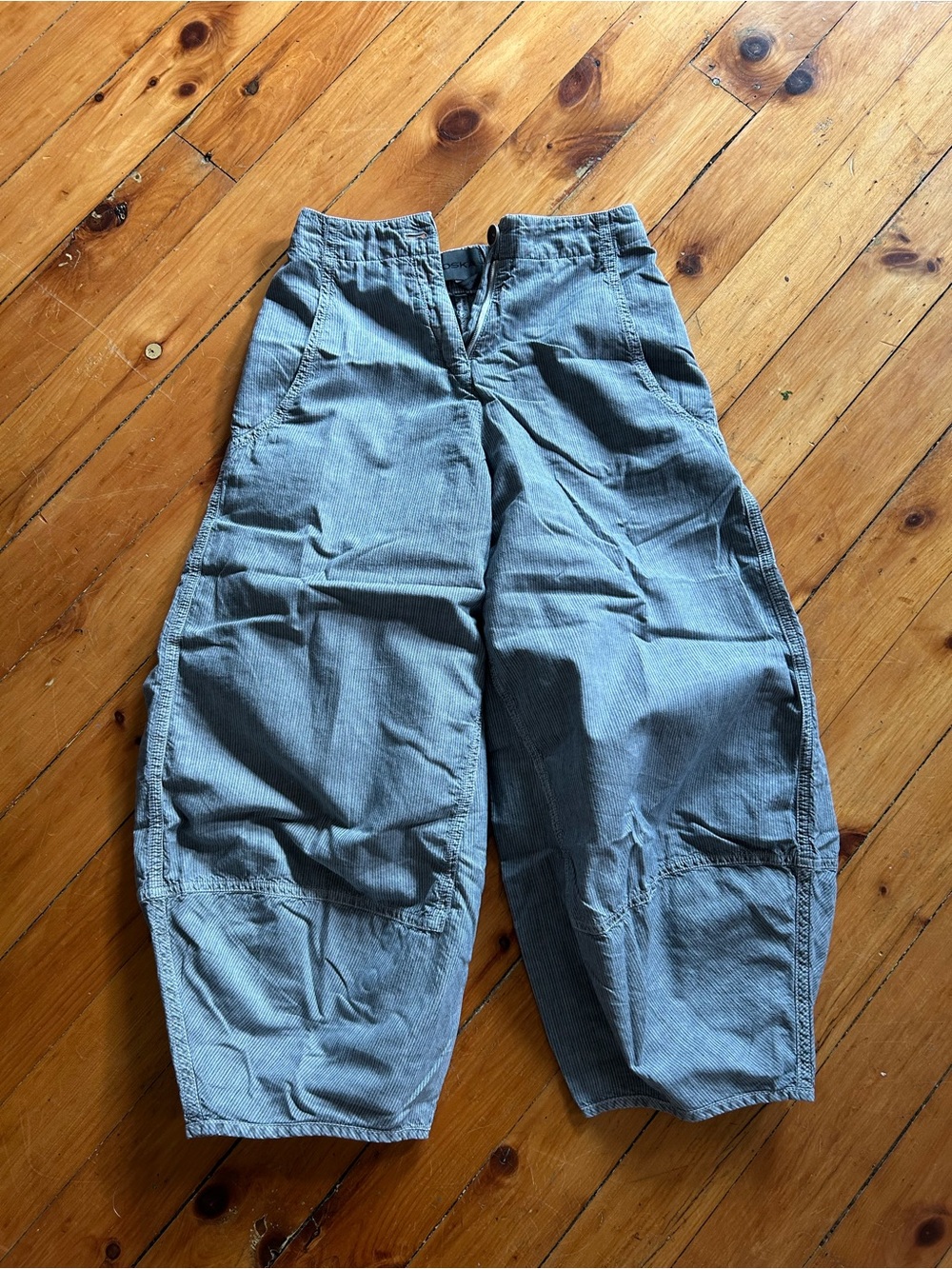 OSKA Grey Barrel Leg Pants Size 0 (USA 4)
